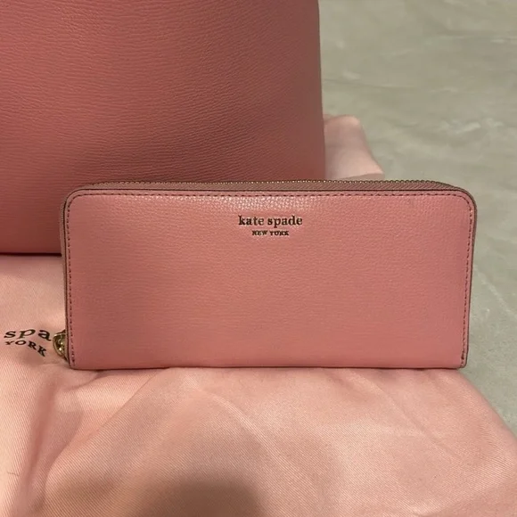 Kate Spade wallet - Picture 1 of 7